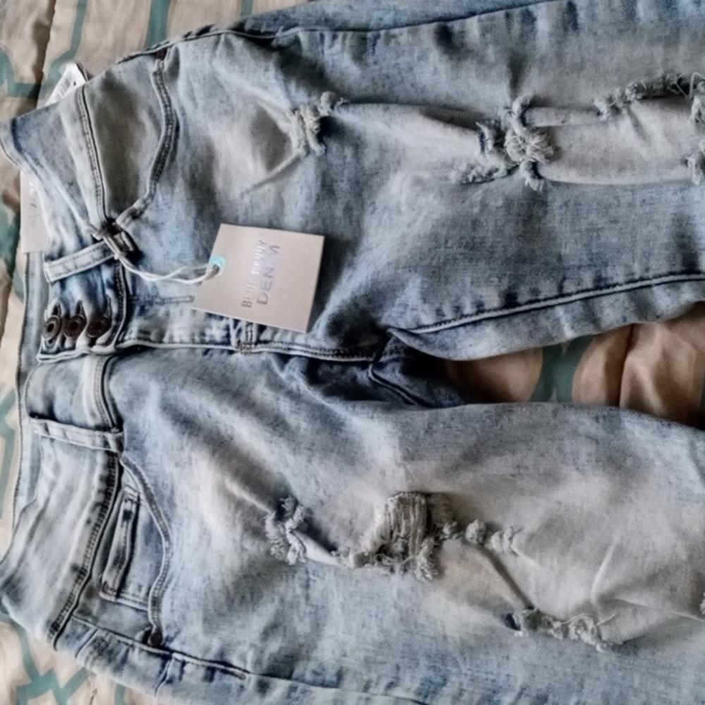 Denim distress jeans